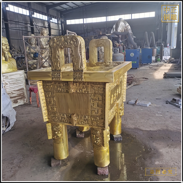 7.企業(yè)銅鼎鑄造加工廠.jpg 7.企業(yè)銅鼎鑄造加工廠.jpg